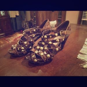 Gold and Brown Woodgrain Leather Sandals